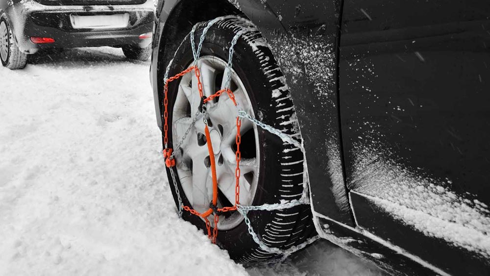 Auto con le Catene da Neve Auto con le Catene da Neve